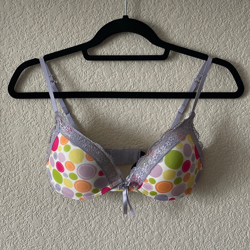 Elle Macpherson multi-colored padded bra w/ lavender lace trim size 32D.